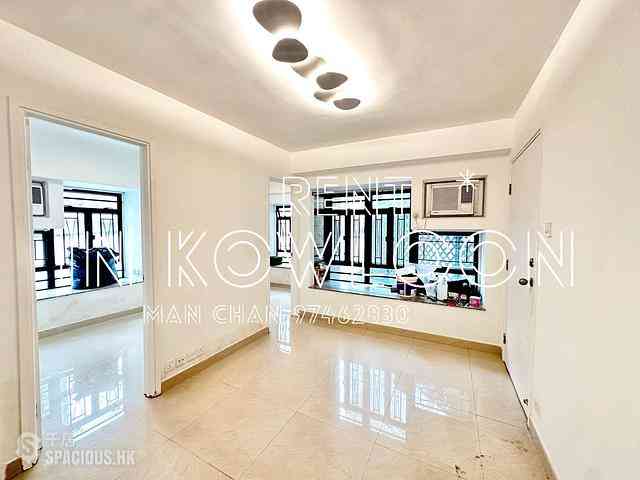 Tai Kok Tsui - Glory Royal Complex Centre Phase 2 Royal Building 03