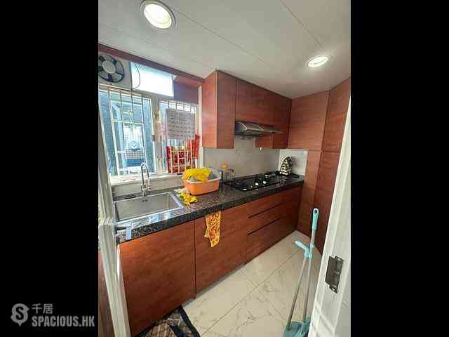 Hung Hom - Laguna Verde Phase 1 Green Wood Block 2 10