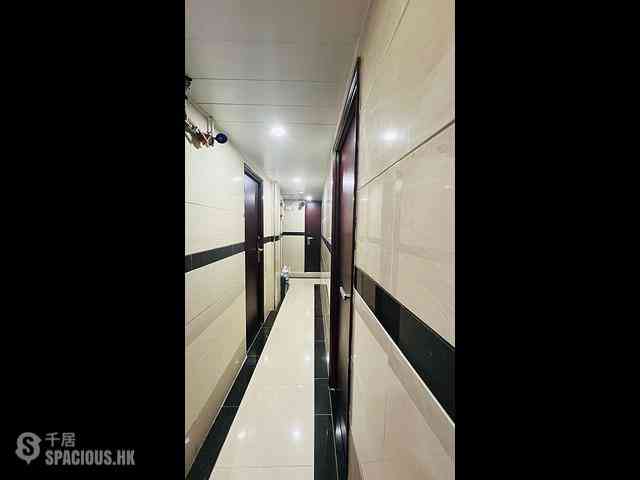 Yau Ma Tei - Man Chik Building 02