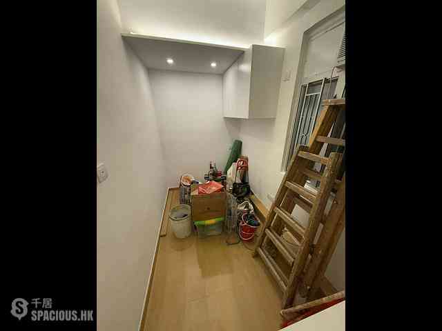 Mong Kok - Kin Wong Mansion 10