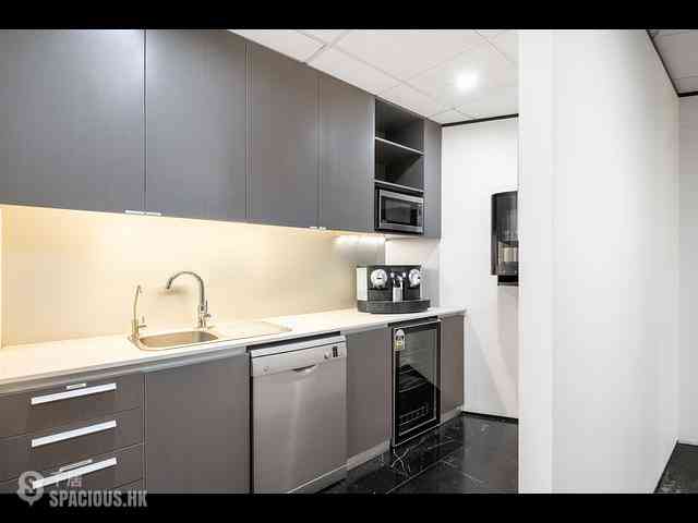 Central - 8 Wyndham Street 01