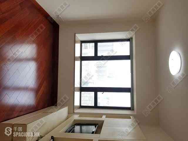 West Kowloon - The Arch Moon Tower (Block 2A) 05