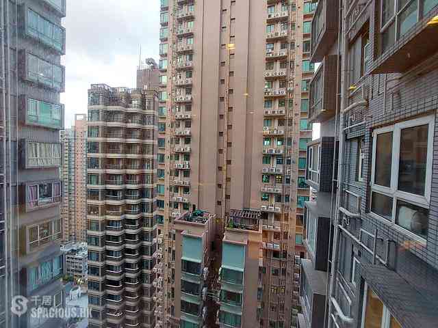 Mid Levels West - Fortune Gardens Block B 12