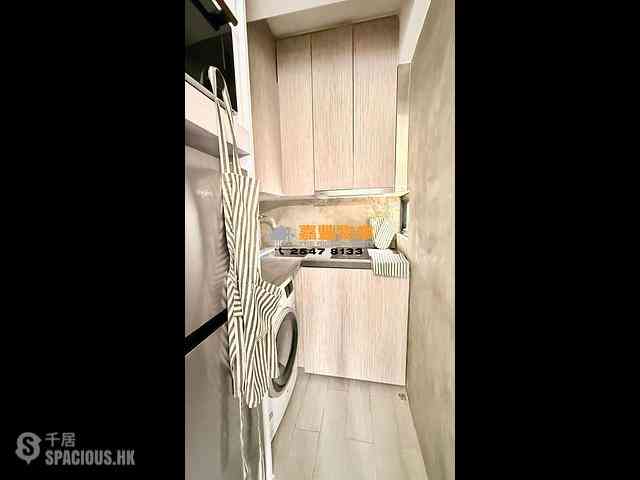 Sai Ying Pun - Hoi Sing Building Block 2 03