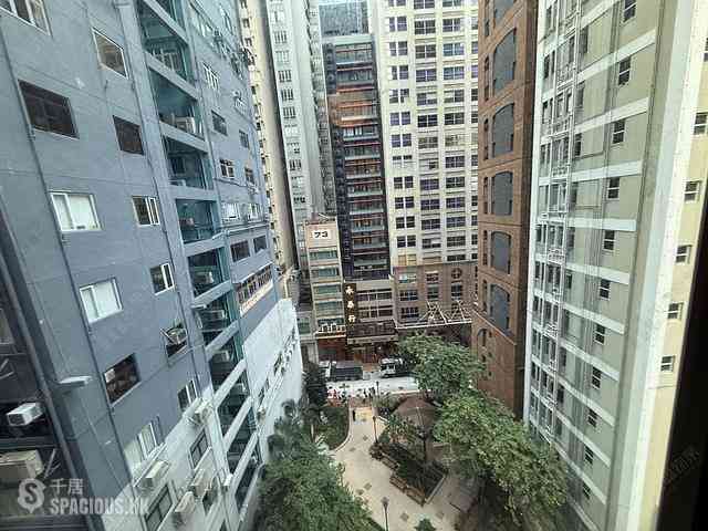 Sheung Wan - Queen's Terrace Block 3 01