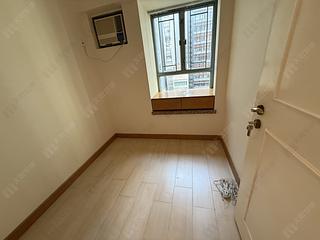 Sheung Wan - Queen's Terrace Block 3 03