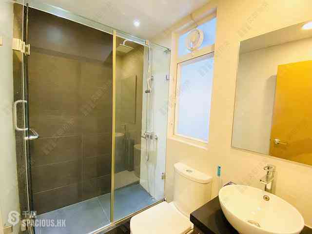 Kennedy Town - Houston Court 02