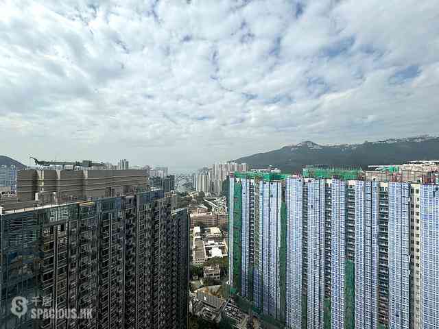 Wong Chuk Hang - The Southside Phase 1 Southland Tower 2A 01