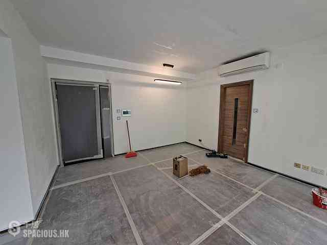 Soho - Centrestage Block 2 05