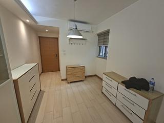 Sheung Wan - Queen's Terrace 06