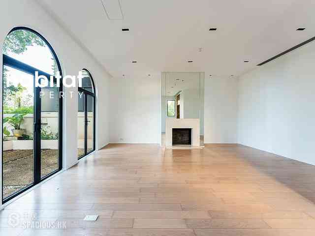 The Peak - Strawberry Hill 03