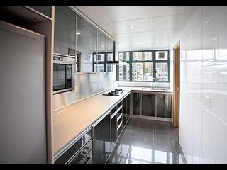 Mid Levels West - 80 Robinson Road 05