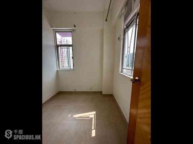 Shau Kei Wan - Ho King Building 10