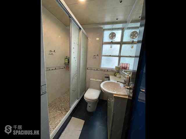 Wan Chai - Phoenix Court Block 3 06