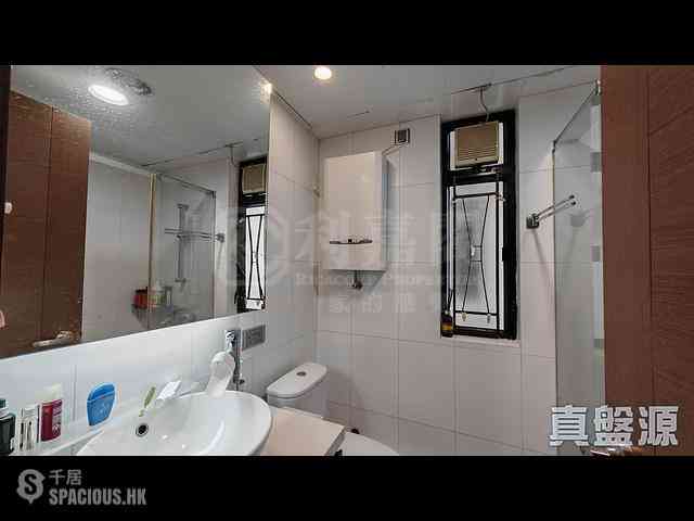 Quarry Bay - Kornhill Block R 06