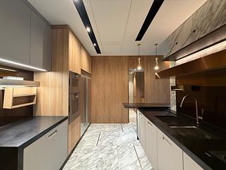 Mid Levels West - The Legacy Phase 2 Tower 1 11