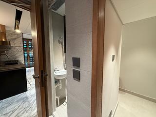 Mid Levels West - The Legacy Phase 2 Tower 1 16