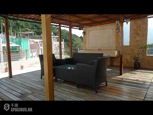 Jardines Lookout - Minton Court 01