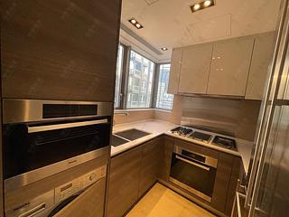 Sai Ying Pun - The Summa Block 1 07