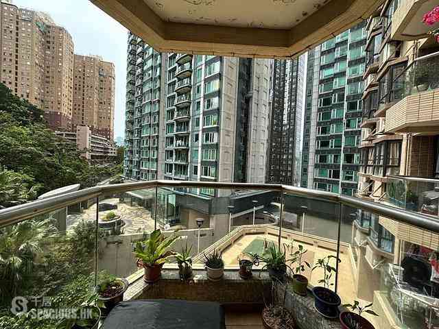 Tai Hang - Ronsdale Garden 01