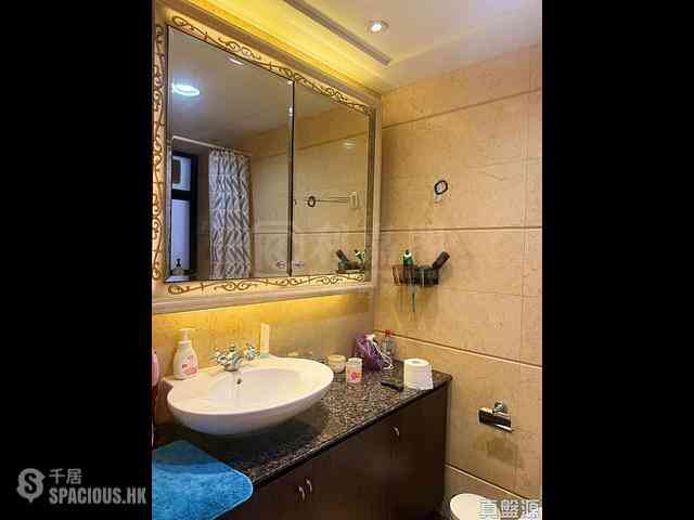 West Kowloon - The Arch Sun Tower (Block 1A) 09