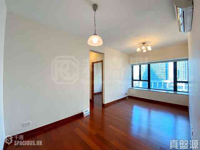 West Kowloon - The Arch Sun Tower (Block 1A) 01