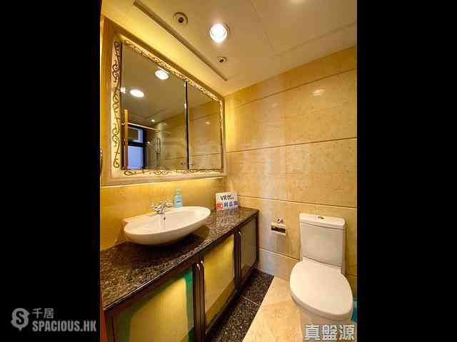 West Kowloon - The Arch Sun Tower (Block 1A) 13