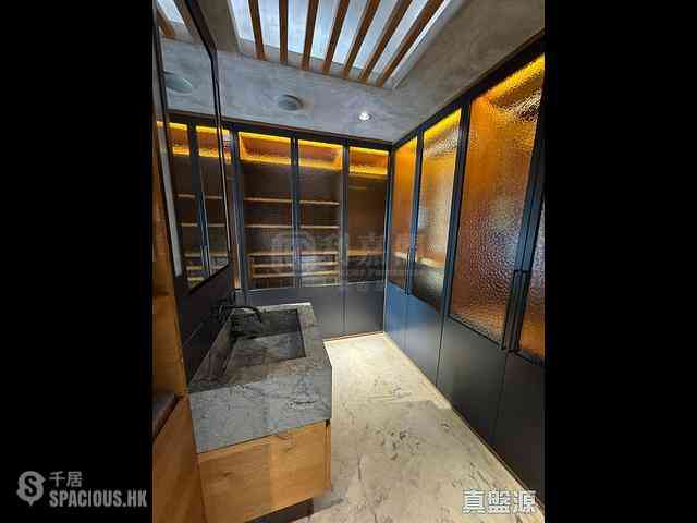 West Kowloon - The Arch Moon Tower (Block 2A) 03