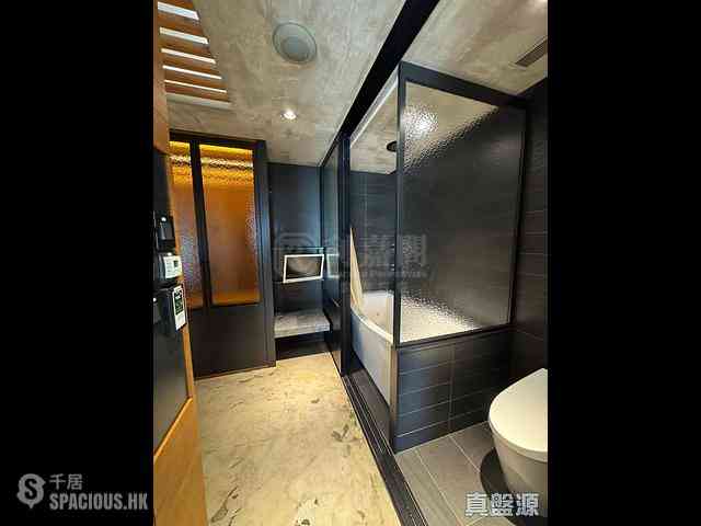 West Kowloon - The Arch Moon Tower (Block 2A) 05
