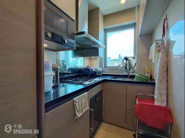 Wan Chai - The Avenue Phase 2 Block 3 06