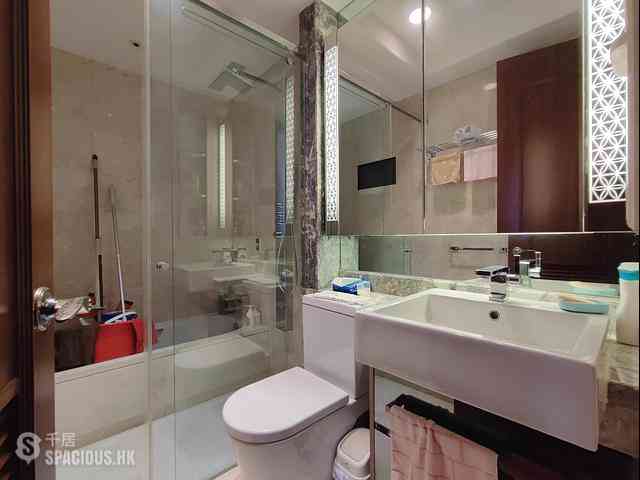 Wan Chai - The Avenue Phase 2 Block 3 07