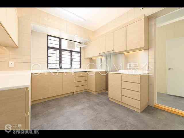 Pok Fu Lam - Pine Grove Block 5 09