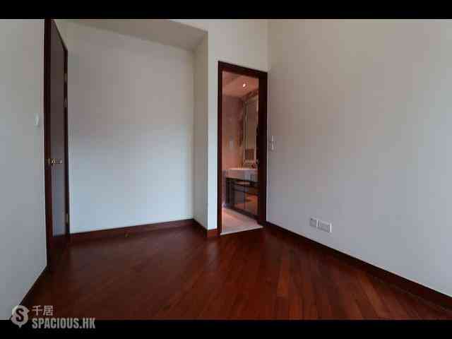 Wan Chai - The Avenue Phase 2 Block 1 06