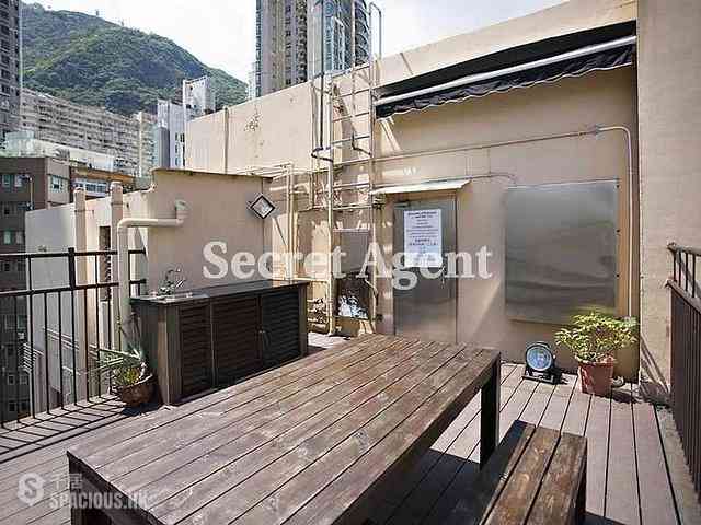 Mid Levels Central - Good View Court 02