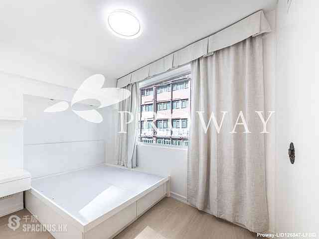 Sheung Wan - 62-64, Queen's Road West 06
