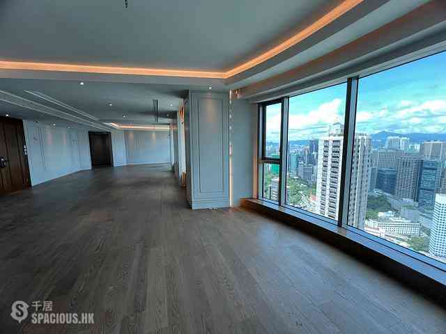 Mid Levels Central - Regence Royale Tower 1 06