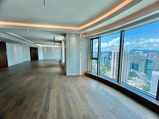 Mid Levels Central - Regence Royale Tower 1 07