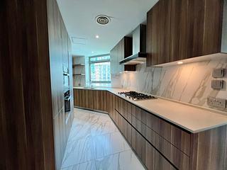 Mid Levels Central - Regence Royale Tower 1 14