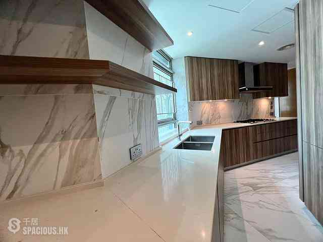 Mid Levels Central - Regence Royale Tower 1 15