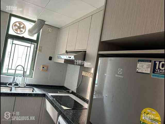Siu Sai Wan - Island Resort Block 8 08