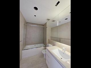 The Peak - La Hacienda Block B 05