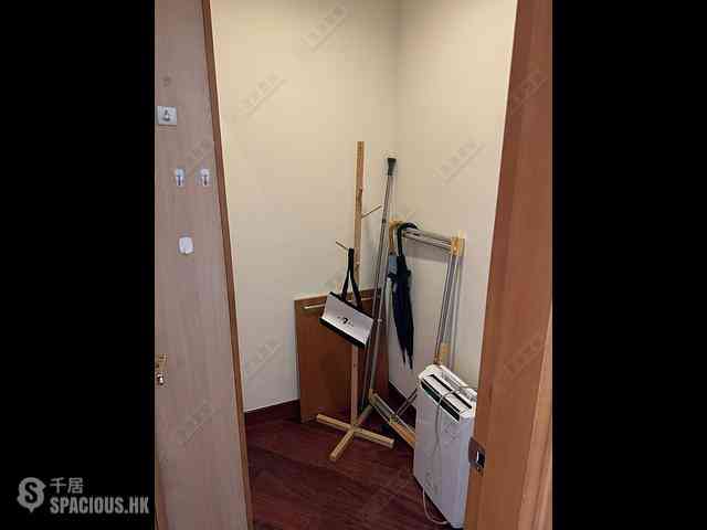 West Kowloon - The Arch Star Tower (Block 2) 05