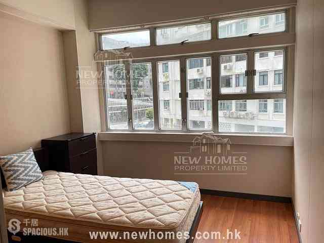 Happy Valley - Hoden Bond 03
