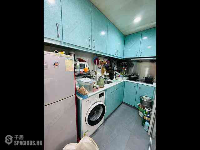 Wan Chai - Yau Kwong Building 08