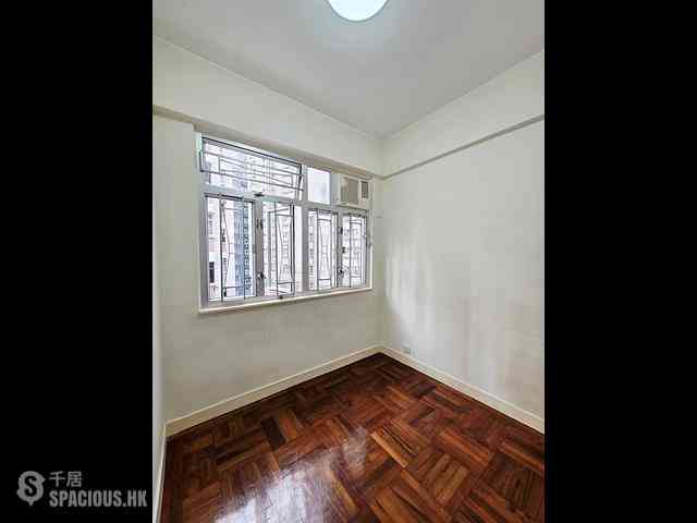 Wan Chai - Bowrington Building 06