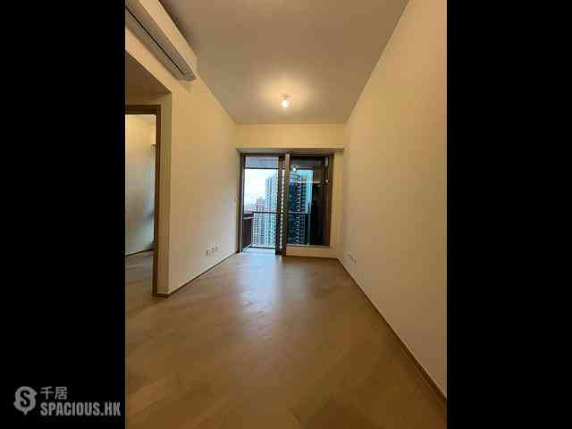 Lohas Park - Lohas Park Phase 11C Villa Garda II Tower 2B 02