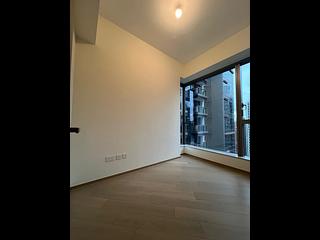 Lohas Park - Lohas Park Phase 11C Villa Garda II Tower 2B 03