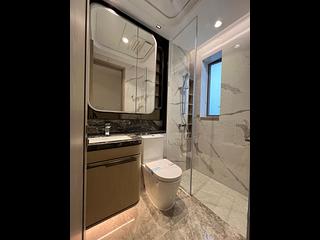 Lohas Park - Lohas Park Phase 11C Villa Garda II Tower 2B 05
