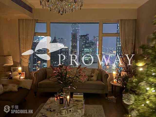 Mid Levels Central - Wealthy Heights 01