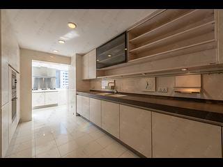 Mid Levels Central - Estoril Court Block 2 07